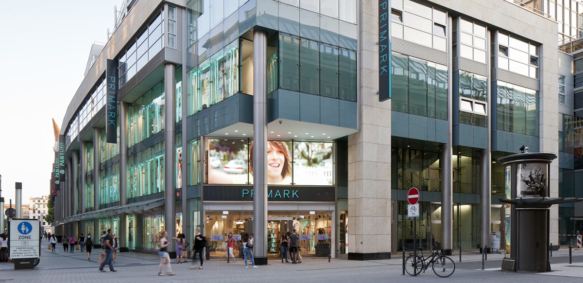 Außenansicht vom Eingang in die Neumarkt Galerie